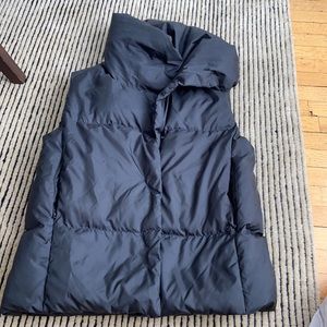 Theory lightweight puffy vest